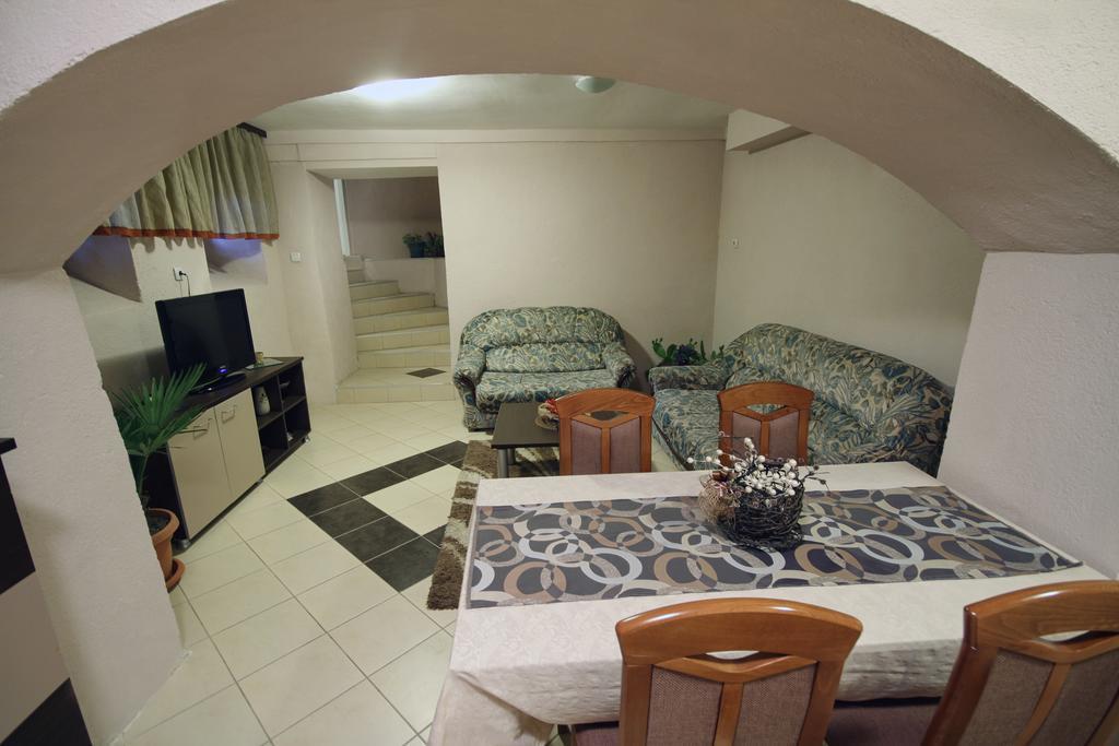 Guest House Via Bitola Luaran gambar