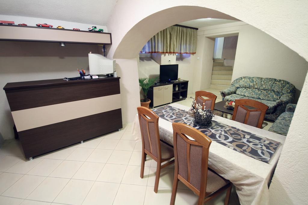 Guest House Via Bitola Luaran gambar