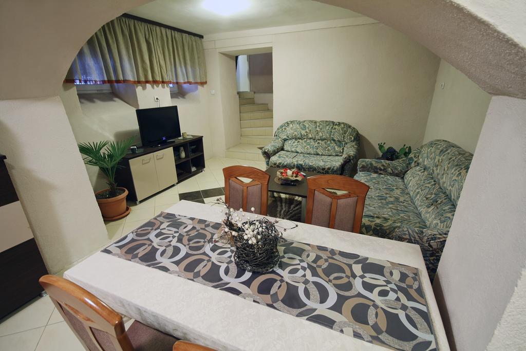 Guest House Via Bitola Luaran gambar