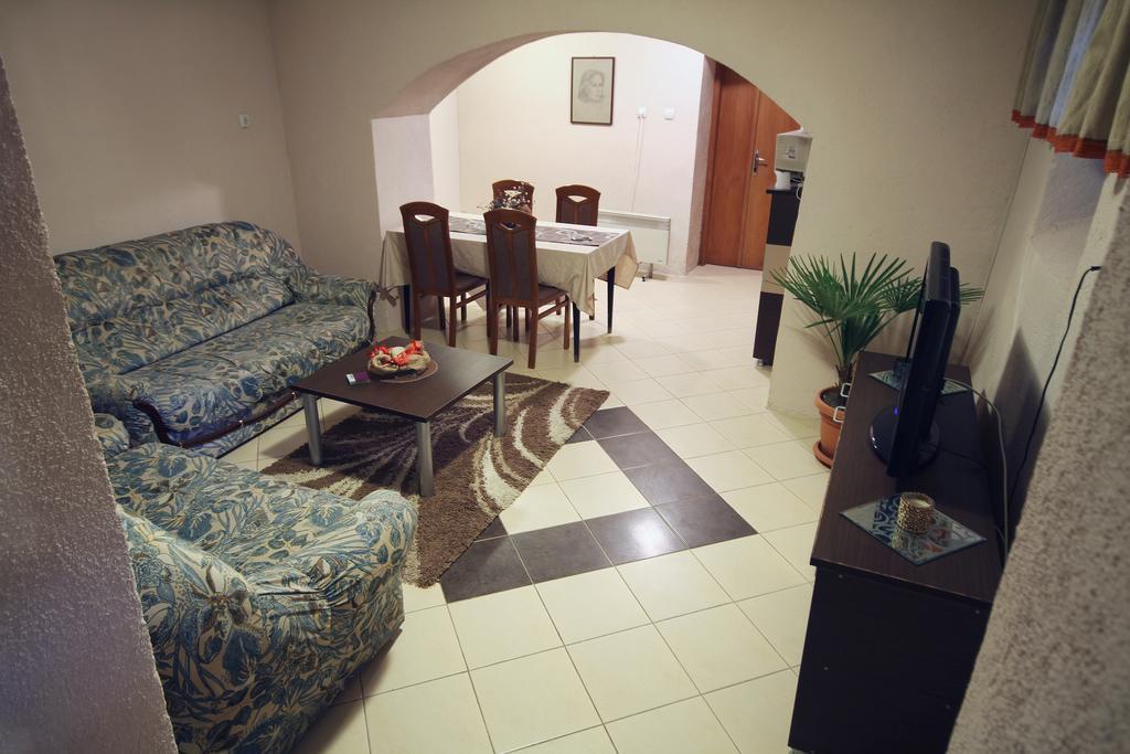 Guest House Via Bitola Luaran gambar